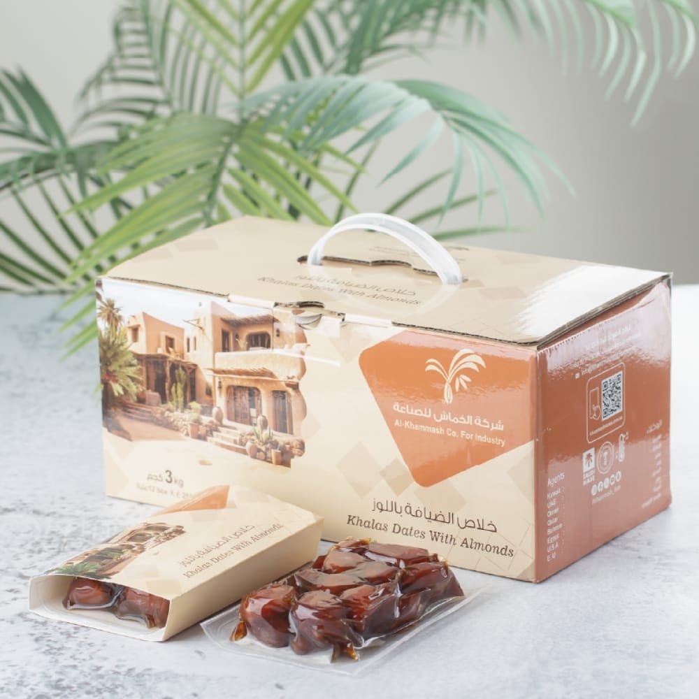 Khalas dates with almonds